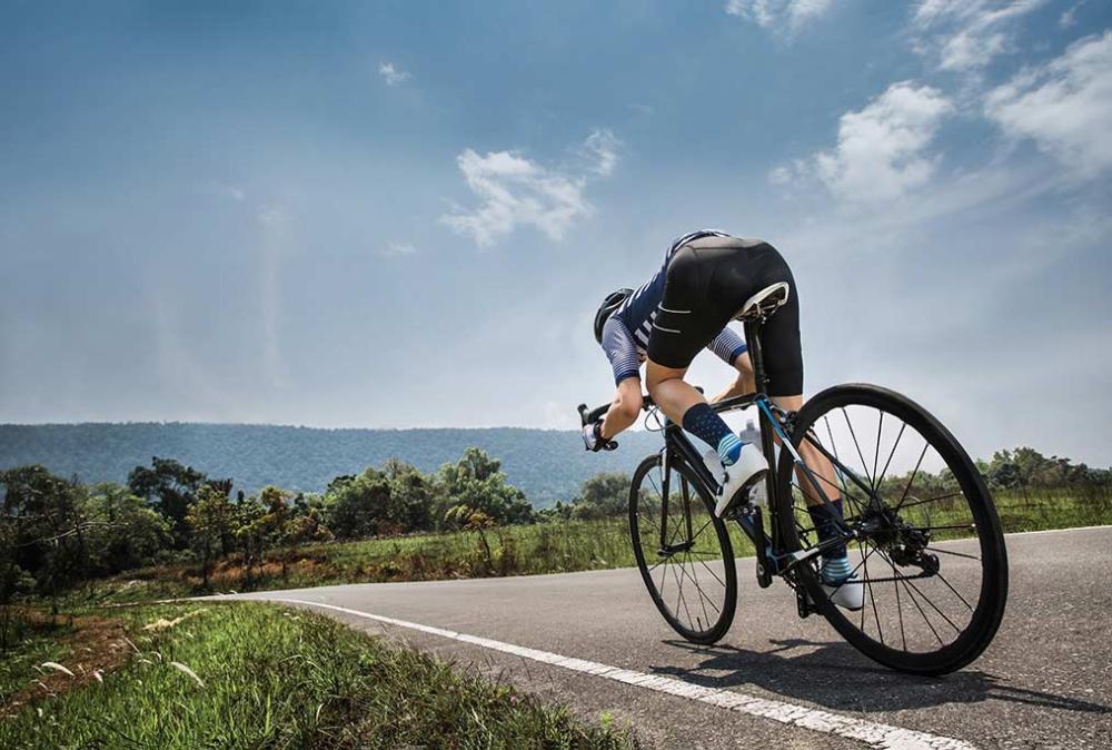 Cycliste à Varennes-Vauzelles
